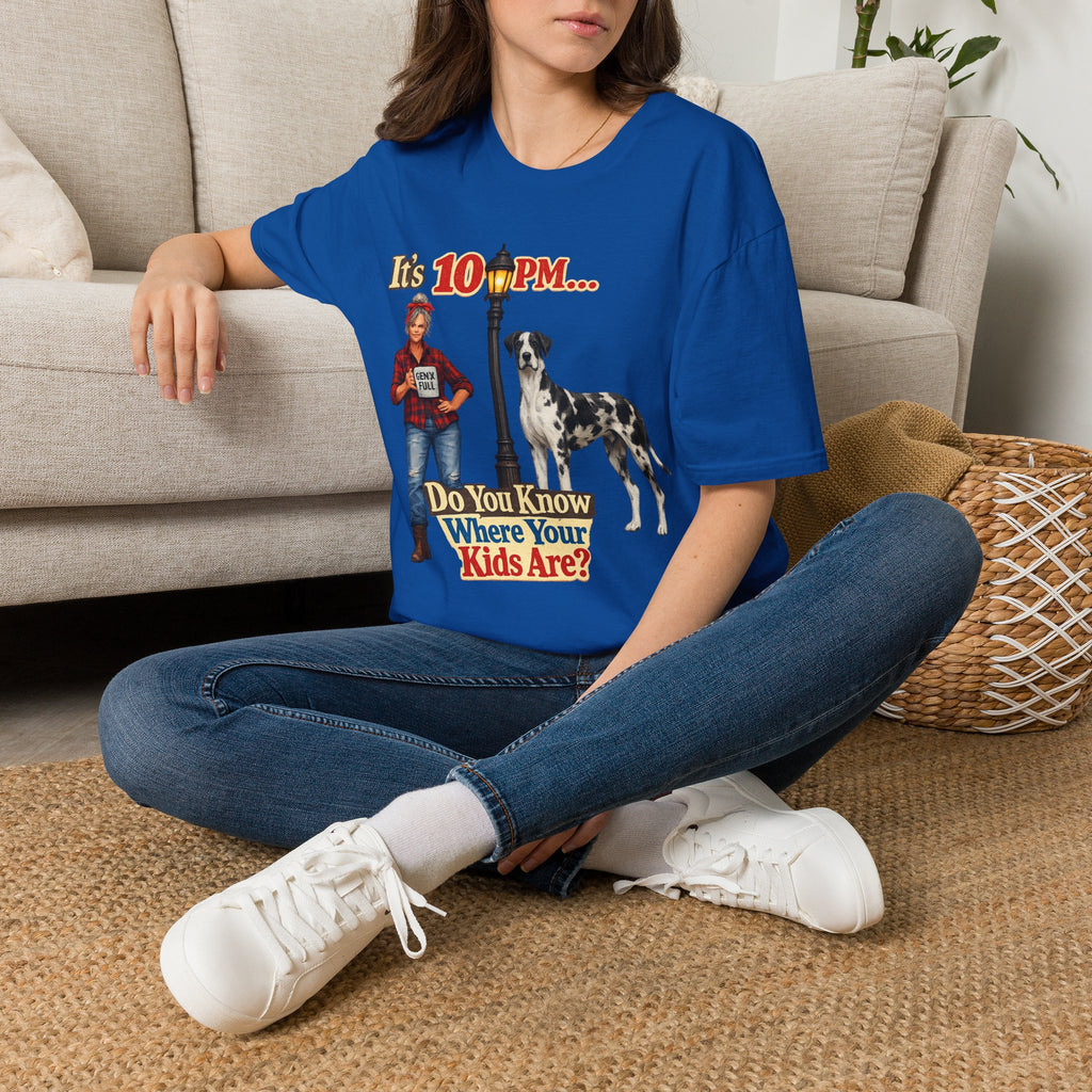 T‑Shirt — "It's 10 PM... Do You Know Where Your Kids Are?" Vintage Lamp & Dog Graphic