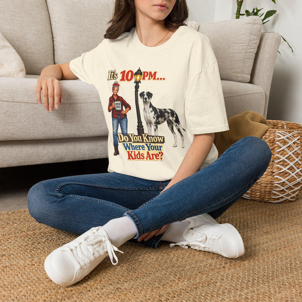 T‑Shirt — "It's 10 PM... Do You Know Where Your Kids Are?" Vintage Lamp & Dog Graphic